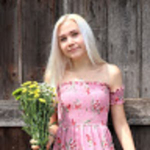 Meet your Posher, Lydianna